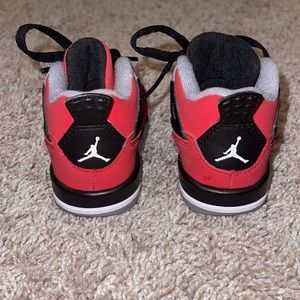 Air Jordan 4 | Toro Bravo